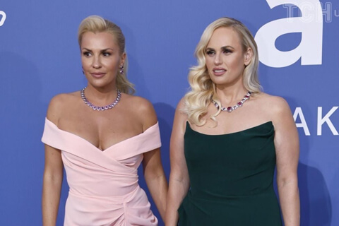 44-летняя Ребел Уилсон впервые вышла замуж: актриса сыграла роскошную свадьбу с возлюбленной в Италии