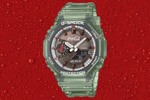G-Shock к 140-летию Coca-Cola: Casio выпустила часы с дизайном легендарной бутылки