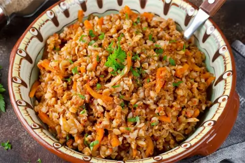 Гречка с фаршем в одной посуде