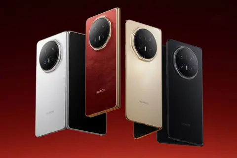 Honor Magic V6: первый складной смартфон бренда с защитой IP69 от воды и пыли