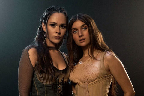 Jerry Heil неожиданно спела в дуэте с Юлией Саниной и покорила Сеть мощной песней