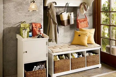 Как хранить люксовые вещи дома: размещение, аксессуары и уход