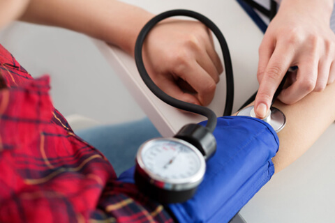 Как понизить давление: 7 быстрых способов, которые наверняка сработают