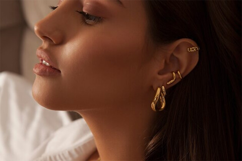 Какие серьги делают образ дороже?