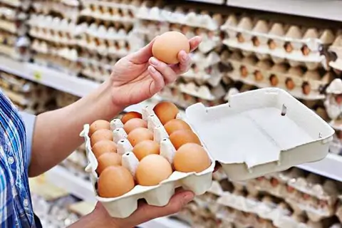 Какой тип упаковки лучше всего защищает яйца от ударов и повреждений?