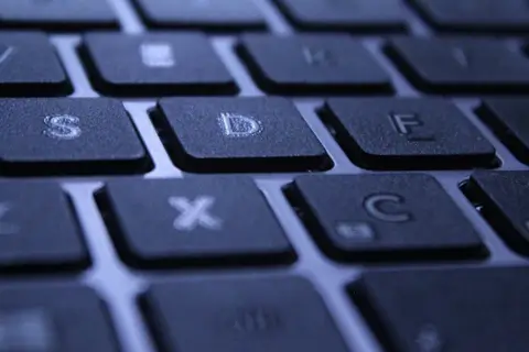 Не работает клавиатура ноутбука — проверка, диагностика, ремонт