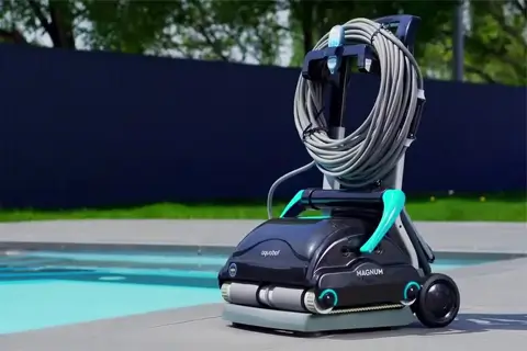 Пылесос для бассейна: роскошь или необходимость?