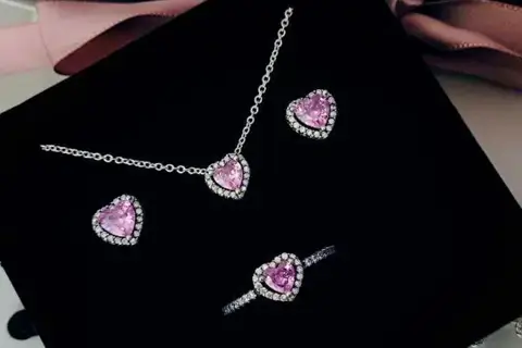 Серебряные серьги 925: как выбрать свою идеальную пару и купить в Украине.