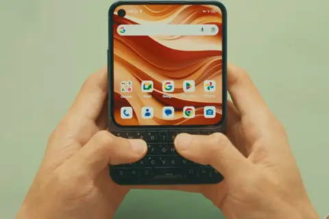 Unihertz анонсировала Titan 2 Elite — мини-смартфон с кнопочной клавиатурой и дизайном BlackBerry