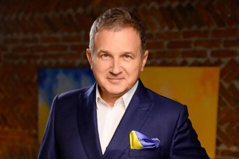 Юрий Горбунов показался на костылях и рассказал о пережитой операции