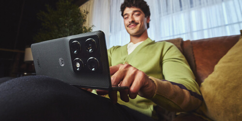 смартфон-книжка Motorola Razr Fold