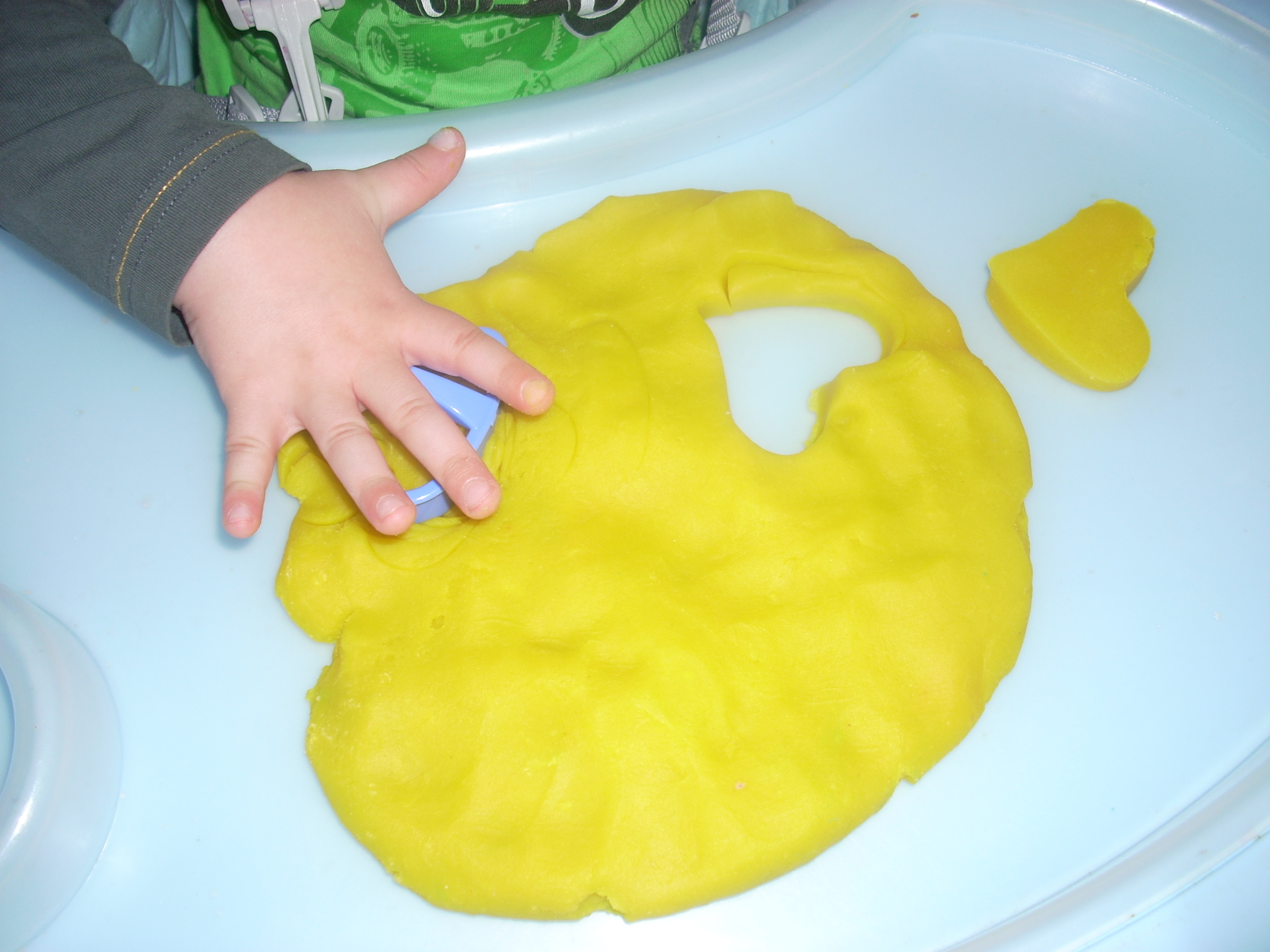 massa-dlya-lepki-zheltogo-cveta