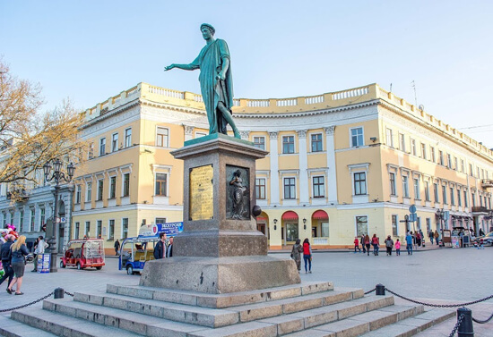 пешеходная экскурсия возле Дюка