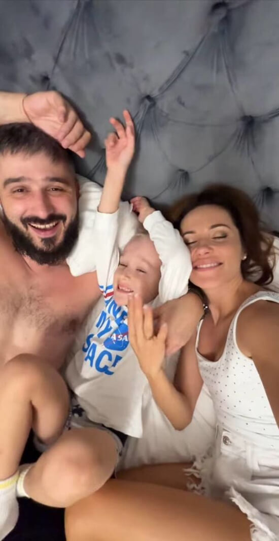 Наталка Денисенко с семьей