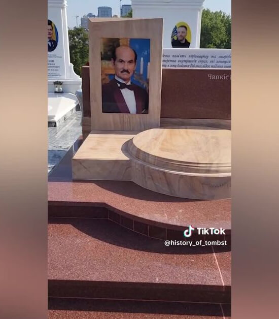 Григорию Чапкису установили памятник спустя три года после его смерти