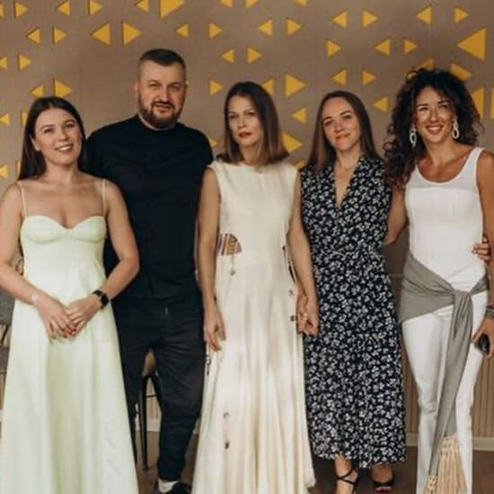 Ольга Фреймут с сестрой Юлией и гостями на лекции