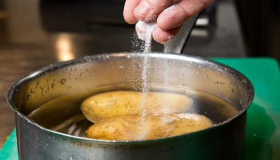 Как варить картошку в мундире