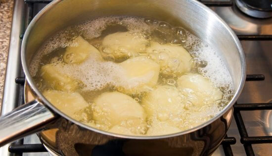 Как варить очищенную картошку