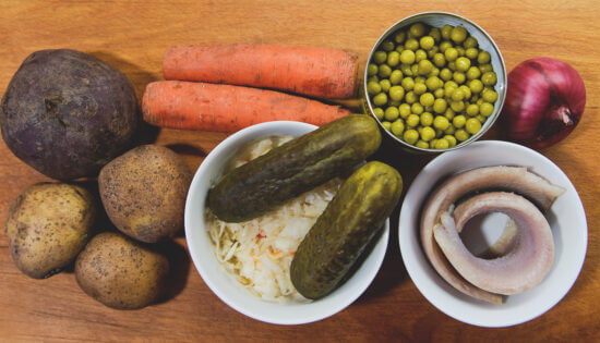 Винегрет с селёдкой, как делать: подготовьте ингредиенты