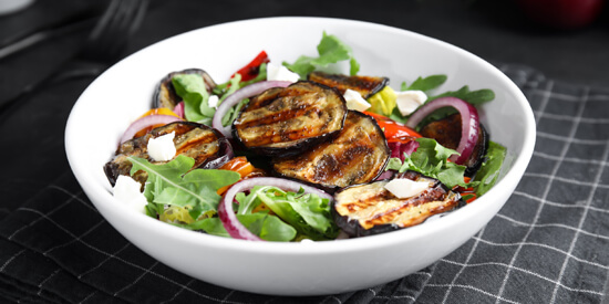 Блюда из баклажанов: салат из гриль-баклажанов