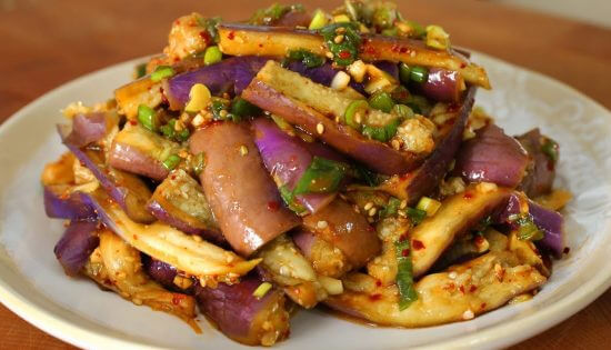 Баклажаны по-корейски со свежим чили