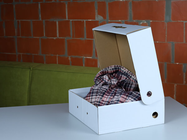 Самосборная коробка для одежды 360х320х115 белая