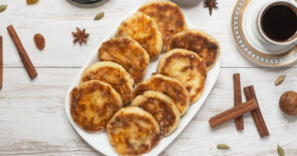 Сырники с финиками: рецепт