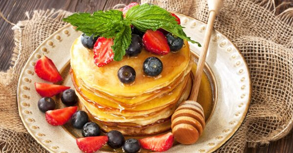 Пышные блины на ряженке с кефиром, тыквой и яблоком