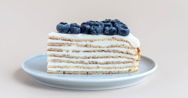 Крем со сметаной и сгущёнкой для блинного торта: рецепт