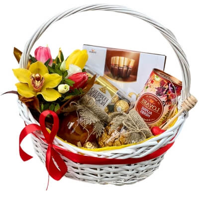 Подарочная корзина с тюльпанами Любимой