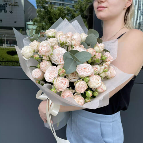 доставка цветов в Одессе MoonFlowers