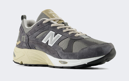 New Balance model 878